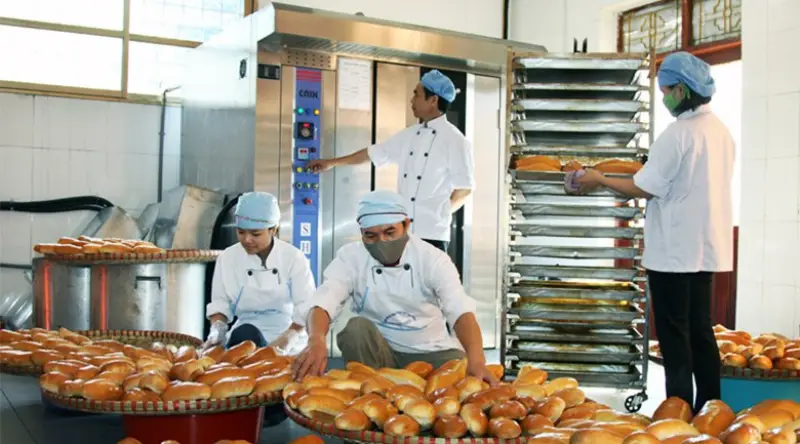 Mơ thấy làm bánh các loại