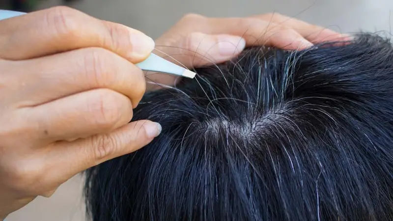 mơ thấy tóc bạc