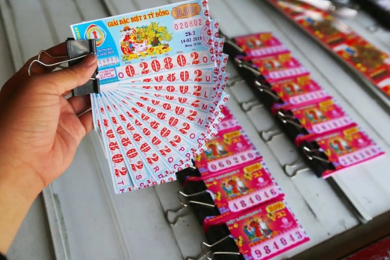 Trúng số đóng thuế bao nhiêu?