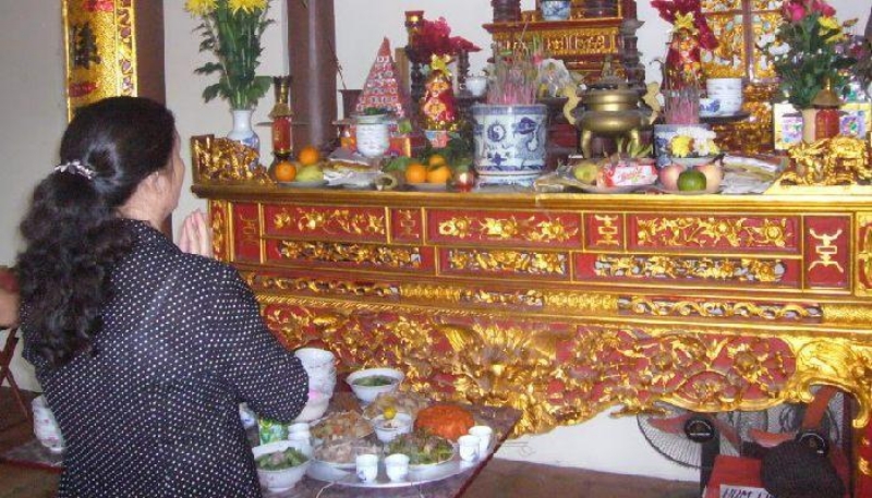 Bài khấn cầu trúng số đơn giản cho gia chủ