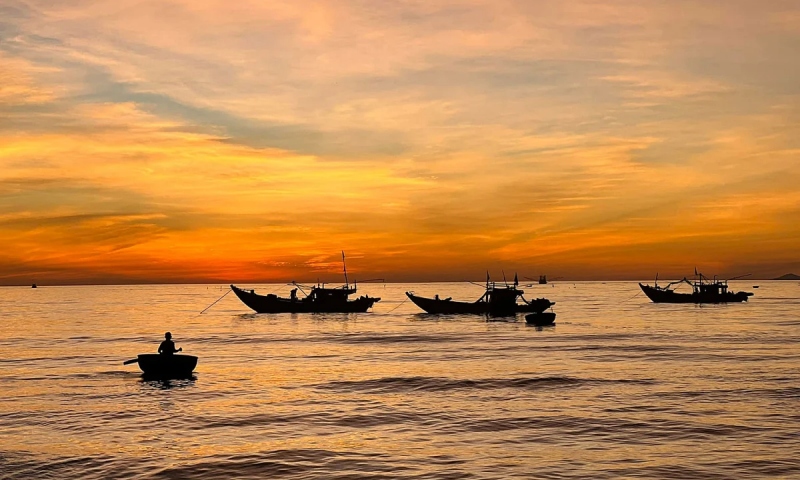 Mơ thấy mình bơi ở hồ bơi vô cực