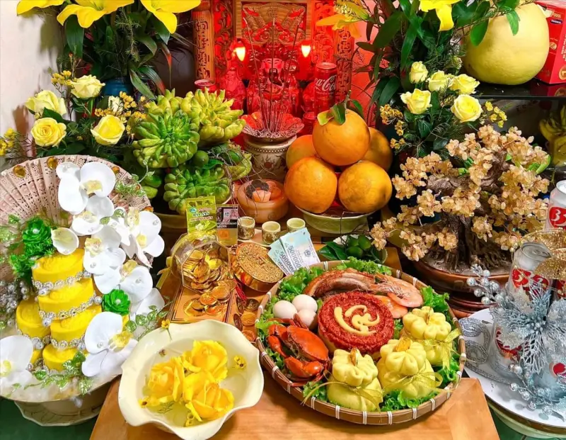 Những vật phẩm nên bày trí bàn thờ Thần Tài