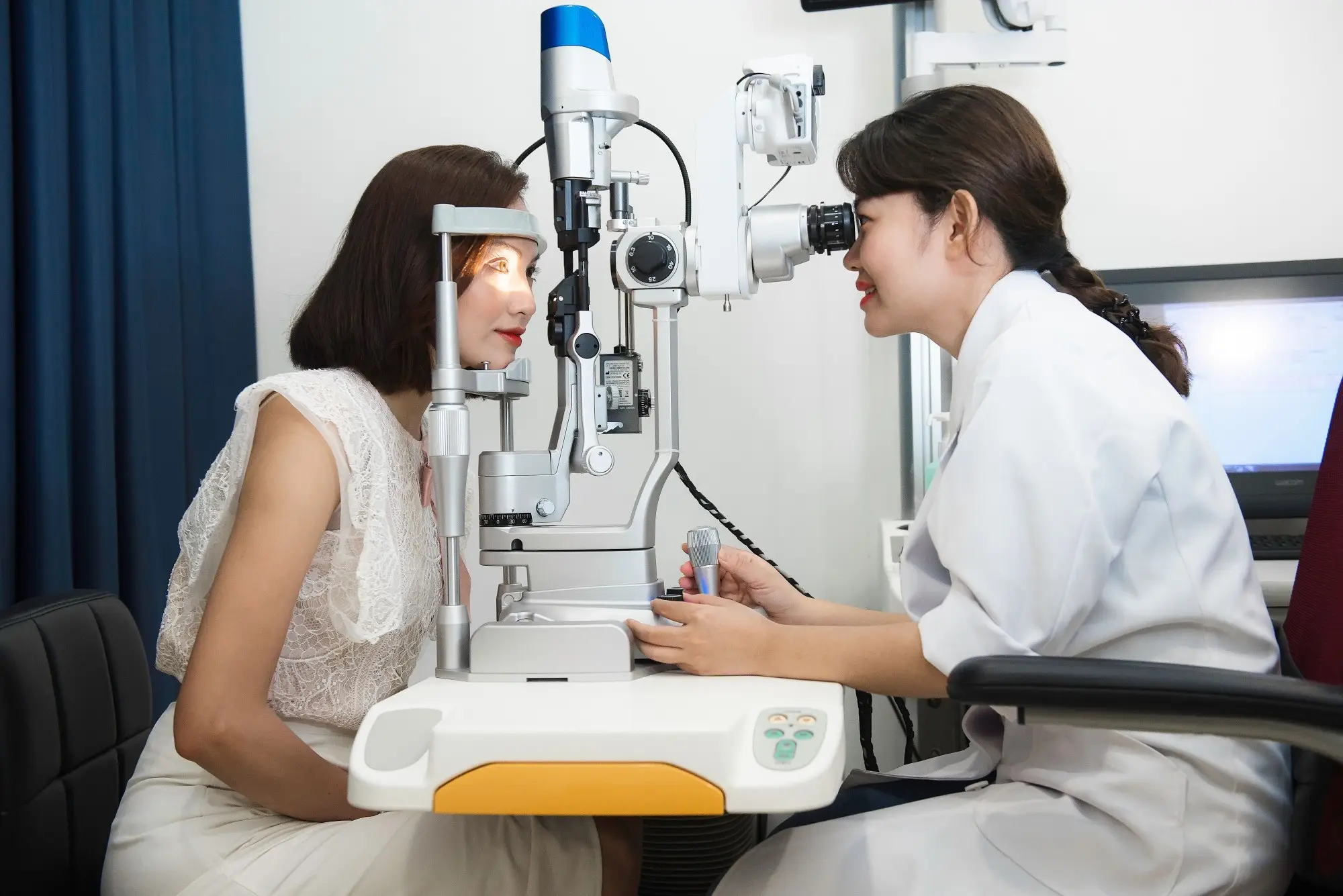 Điều gì thực sự xảy ra khi bị nháy mắt trái?